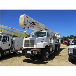1999 INTERNATIONAL PAYSTAR 5000 BUCKET TRUCK, VIN/SN:1HTTNAHT6XJ004449 - T/A, 6X6, CUMMINS ISM DIESE