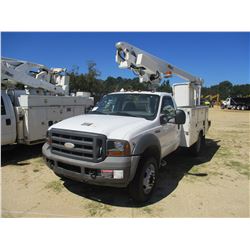 2005 FORD F450 BUCKET TRUCK, VIN/SN:1FDXF46Y35EC25519 - V10 GAS ENGINE, A/T, ALTEC BODY, ALTEC AT200