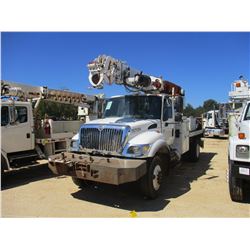 2007 INTERNATIONAL 7300 DIGGER DERRICK, VIN/SN:1HTWBAAN77J422035 - 4X4, INT DT466 ENGINE, EATON 6 SP