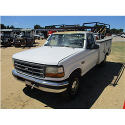 1997 FORD F250 SERVICE TRUCK, VIN/SN:1FDHF25G5VEB90791 - GAS ENGINE, A/T, TOOL BODY, RACK, ODOMETER 
