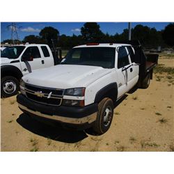 2007 CHEVROLET 3500 FLATBED TRUCK, VIN/SN:1GBJC39D47E154506 - CREW CAB, DIESEL ENGINE, A/T, 9' STEEL