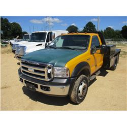 2007 FORD F550 FLATBED TRUCK, VIN/SN:1FDAF56P47EA60599 - POWERSTROKE DIESEL ENGINE, A/T, 12' FLATBED