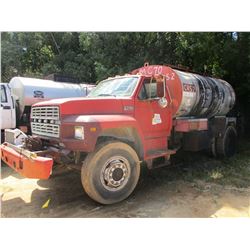 1993 FORD F700 ASPHALT DISTRIBUTOR, VIN/SN:1FDXK74C7PVA07803 - S/A, DIESEL ENGINE, 5 SPEED 2 SPEED T
