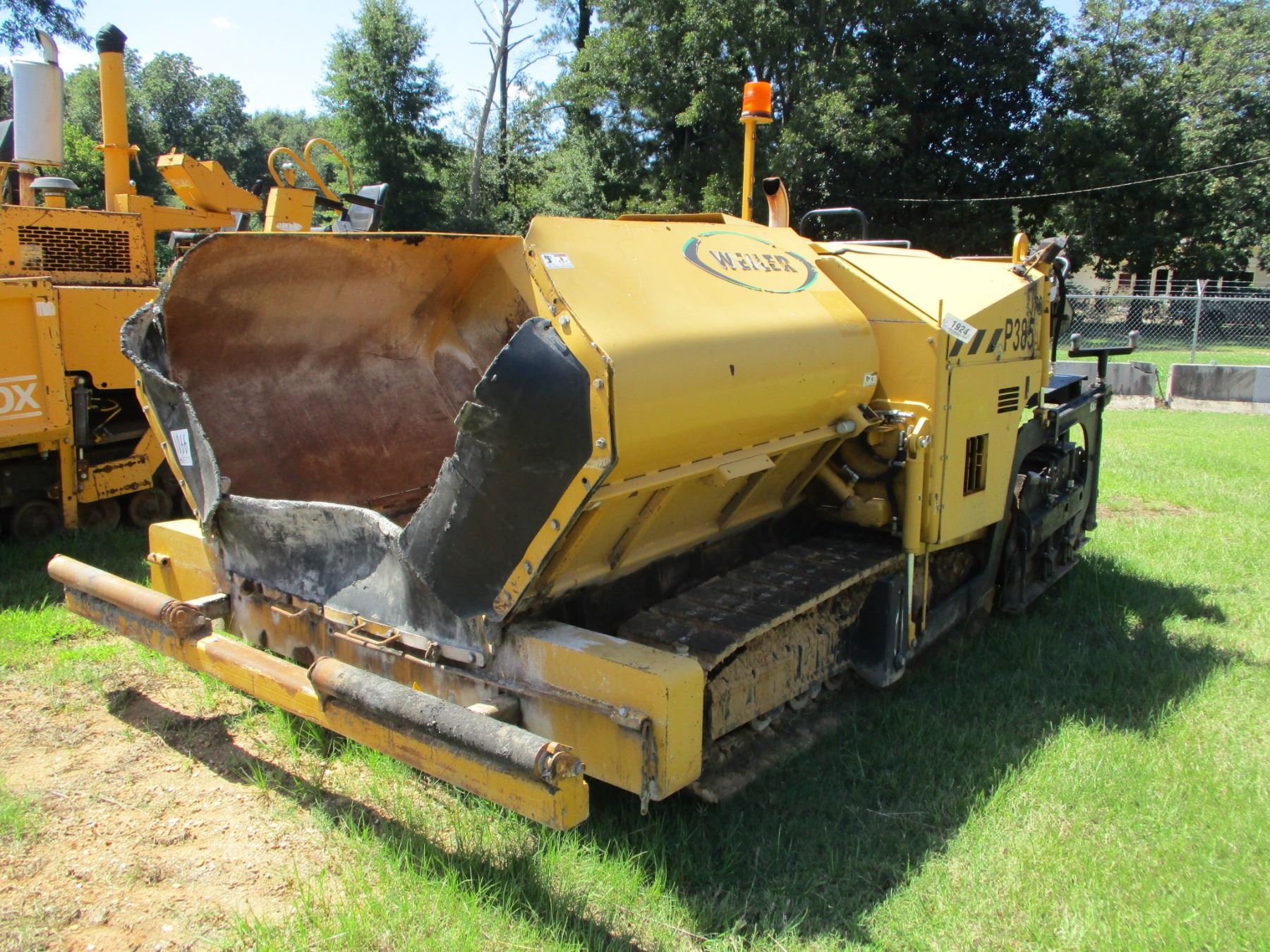 2015 WEILER P385 ASPHALT PAVER, VIN/SN:P385A-1573 - CRAWLER, 10' SCREED ...