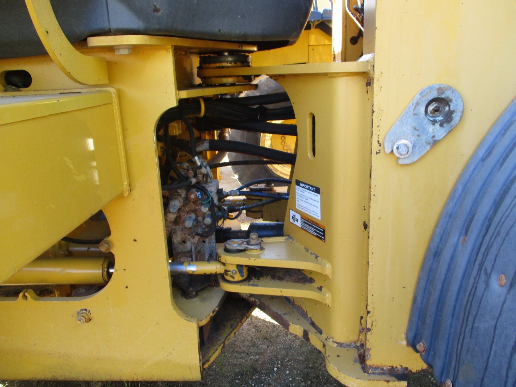 2011 JOHN DEERE 724K WHEEL LOADER, VIN/SN638059 BUCKET, RIDE CONTROL