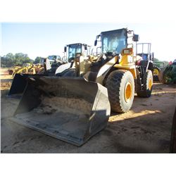 2006 KOMATSU WA380-6 WHEEL LOADER, VIN/SN:A53057 - BUCKET, CAB, A/C, METER READING 9,580 HOURS