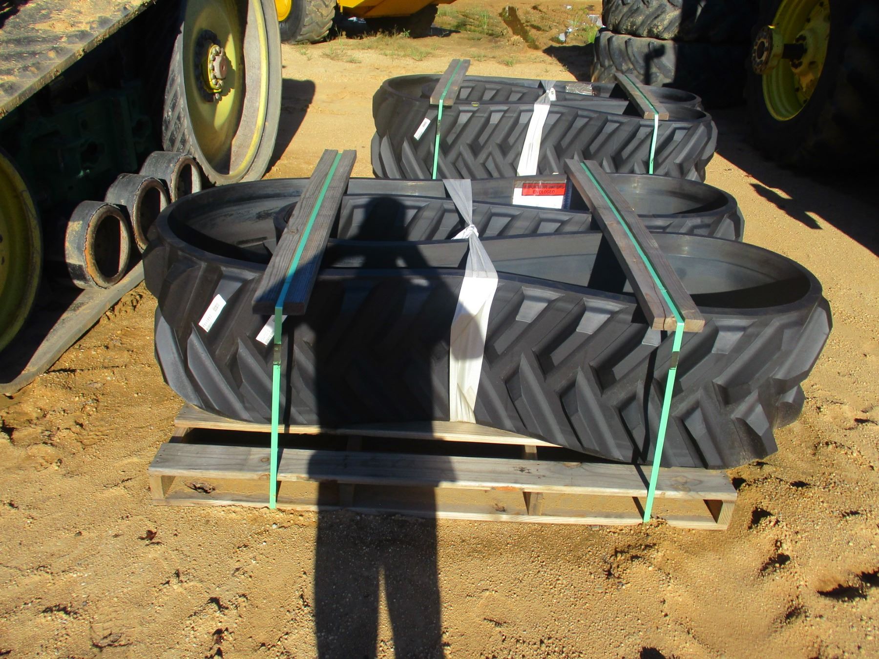 2013 JOHN DEERE 8360RT SCRAPER TRACTOR, VIN/SN909102 CRAWLER, 6