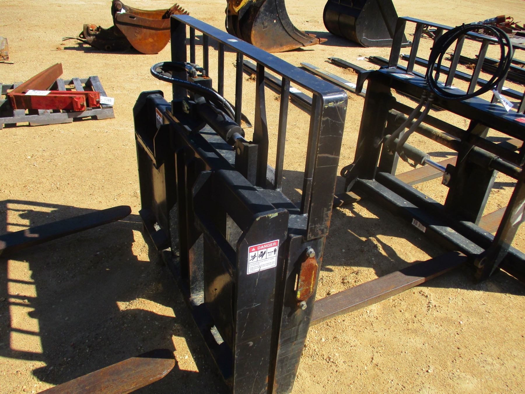 JLG FORK ATTACHMENT FITS SKID STEET LOADER, (B6)