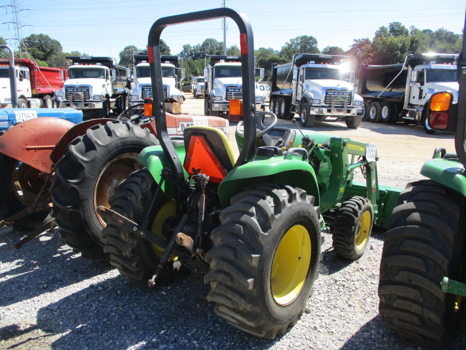 2012 JOHN DEERE 3032E FARM TRACTOR, VIN/SN411643 MFWD, JOHN DEERE