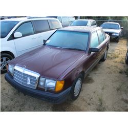 1987 MERCEDES 300D VIN/SN:WDBEB33D8HA252440 - DIESEL ENGINE, A/T, ODOMETER READING 216,658 MILES
