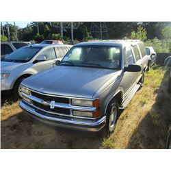 1999 CHEVROLET SUBURBAN, VIN/SN:3GNEC16R6XG231068 - GAS ENGINE, A/T, ODOMETER READING 154,522 MILES