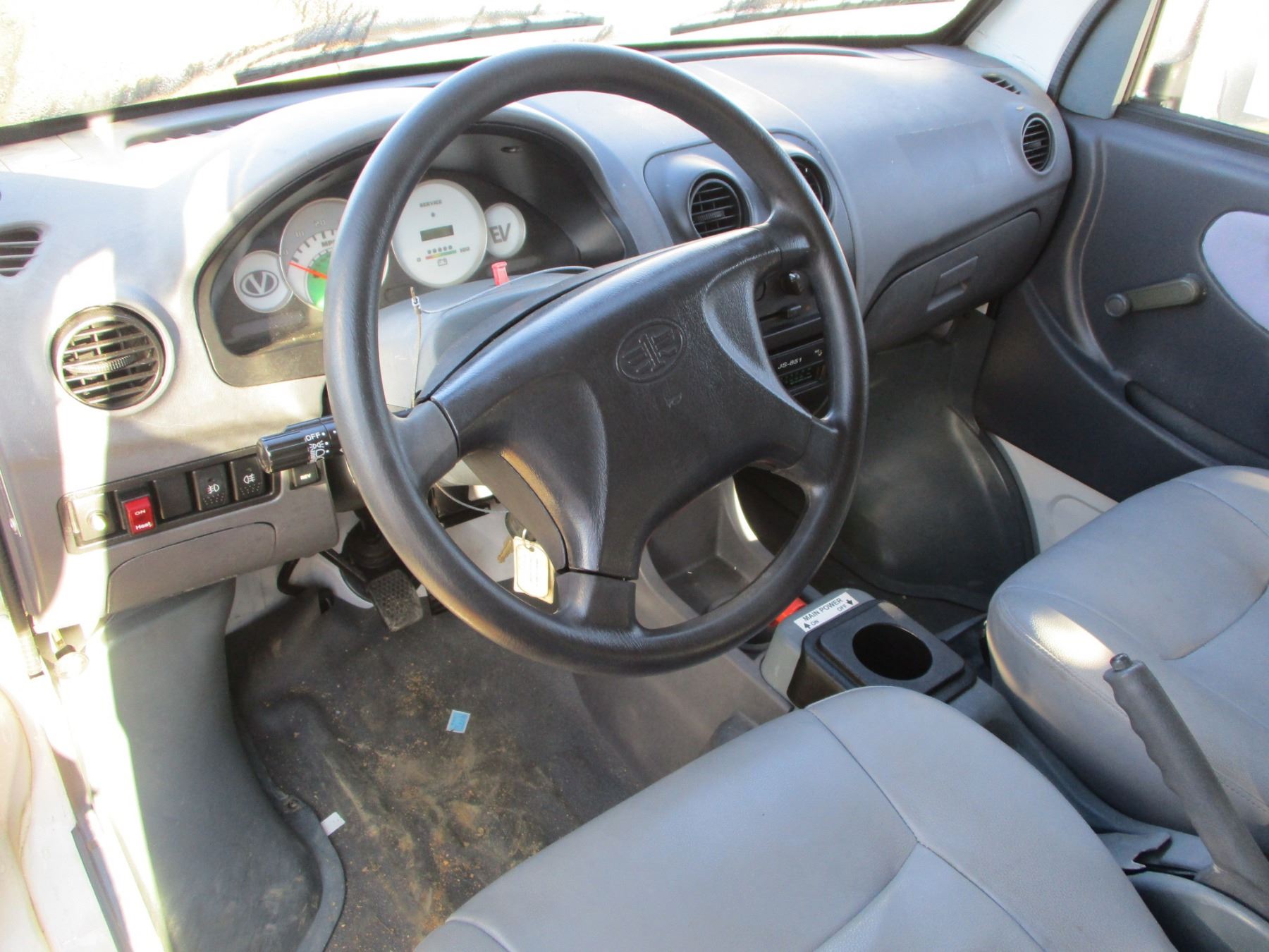 31348862 2010 VANTAGE MINI VAN, VIN/SN:1V9C5SPA4AC113071 - 5 PASSENGER, ELECTRIC ...