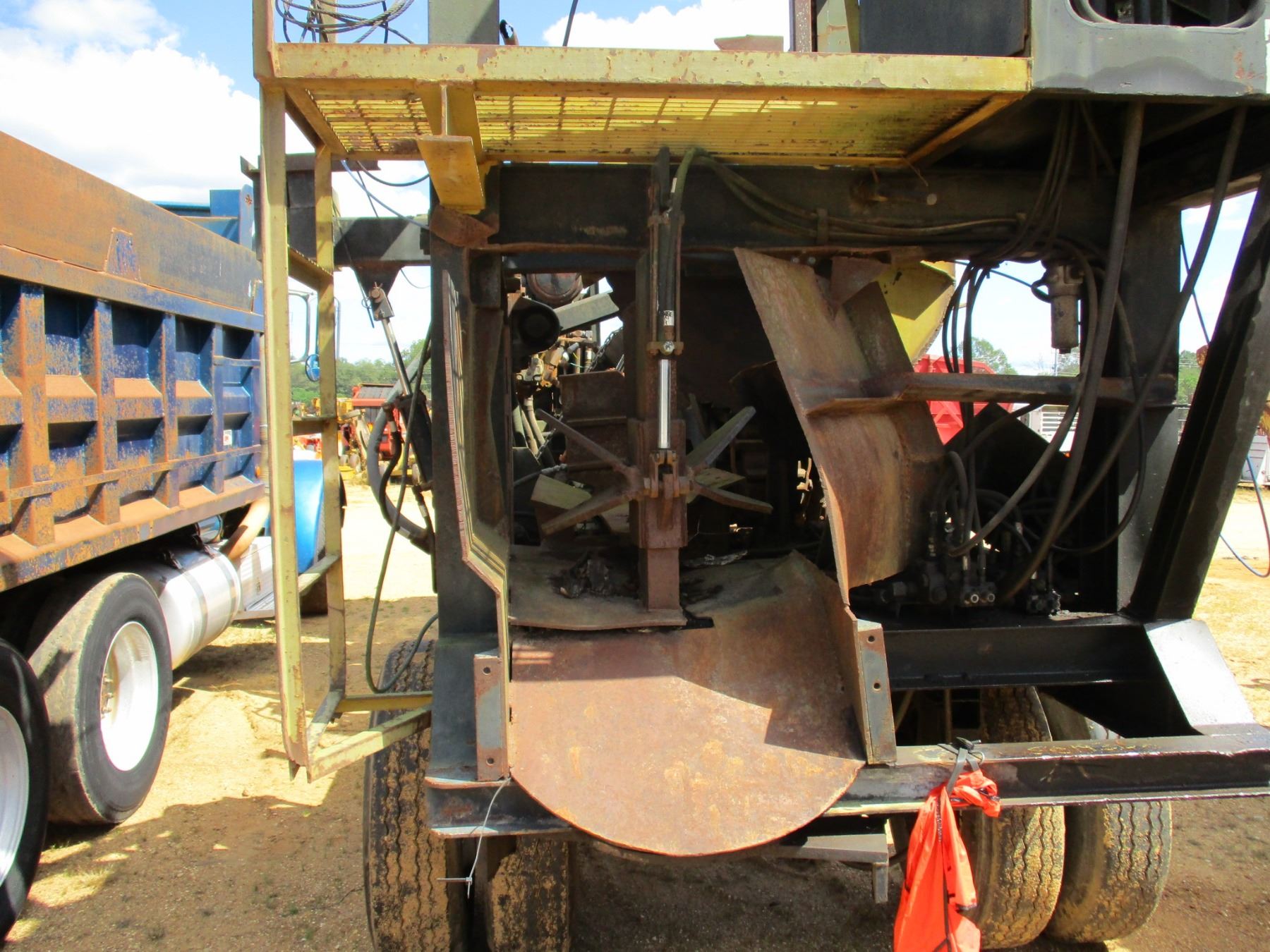 LOG SPLITTER, MTD ON S/A TRAILER