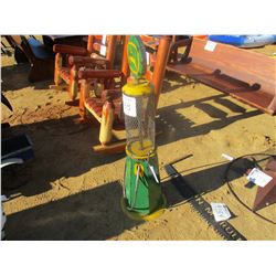 METAL JOHN DEERE FUEL PUMP (C6)