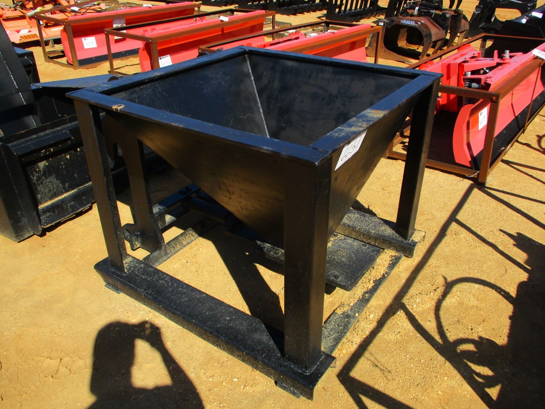 CONCRETE HOPPER, FITS FORKLIFT/WHEEL LOADER, (B5)