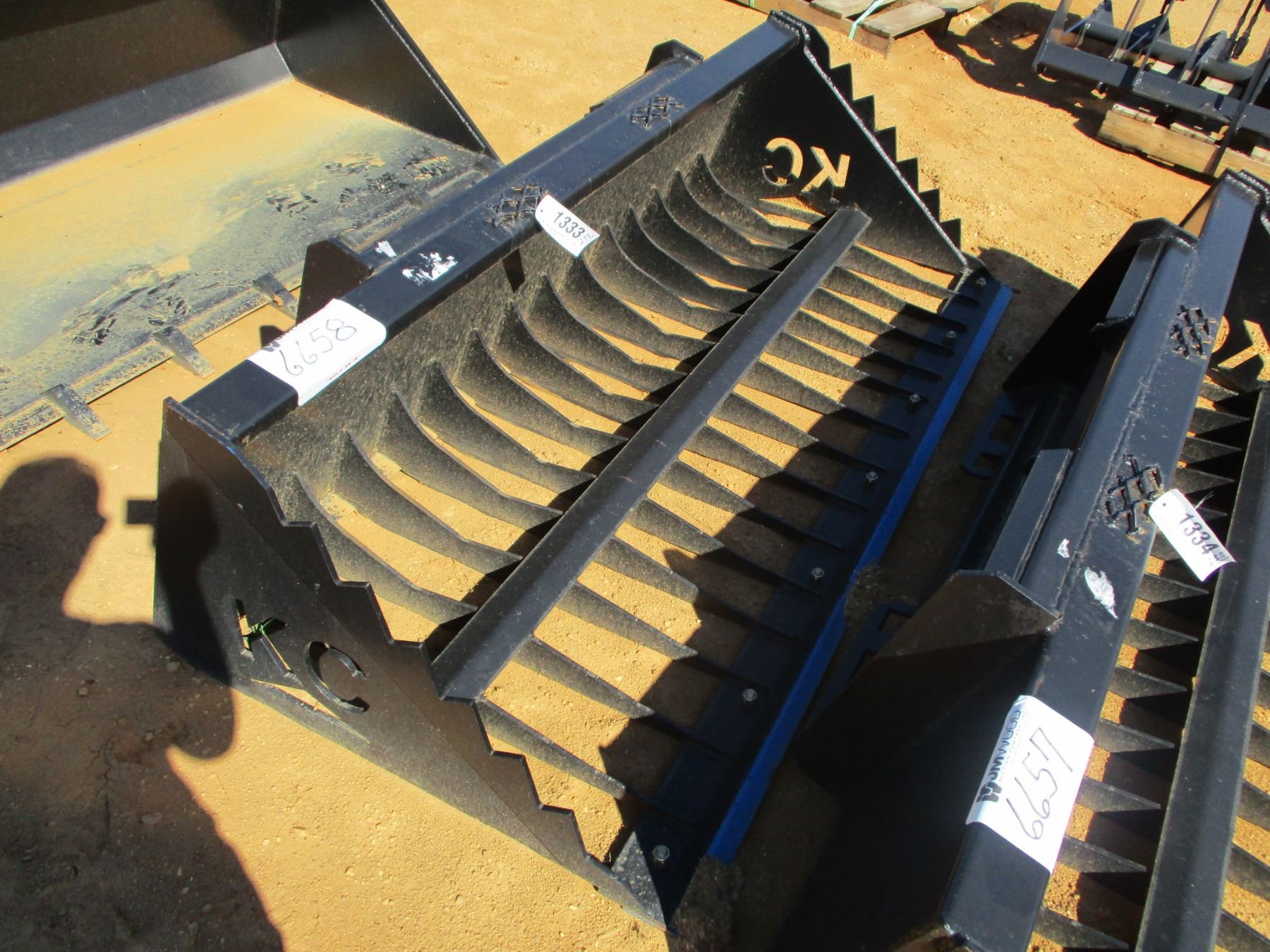 BUCKET 78" SKELETON FITS SKID STEER LOADER, (B5)