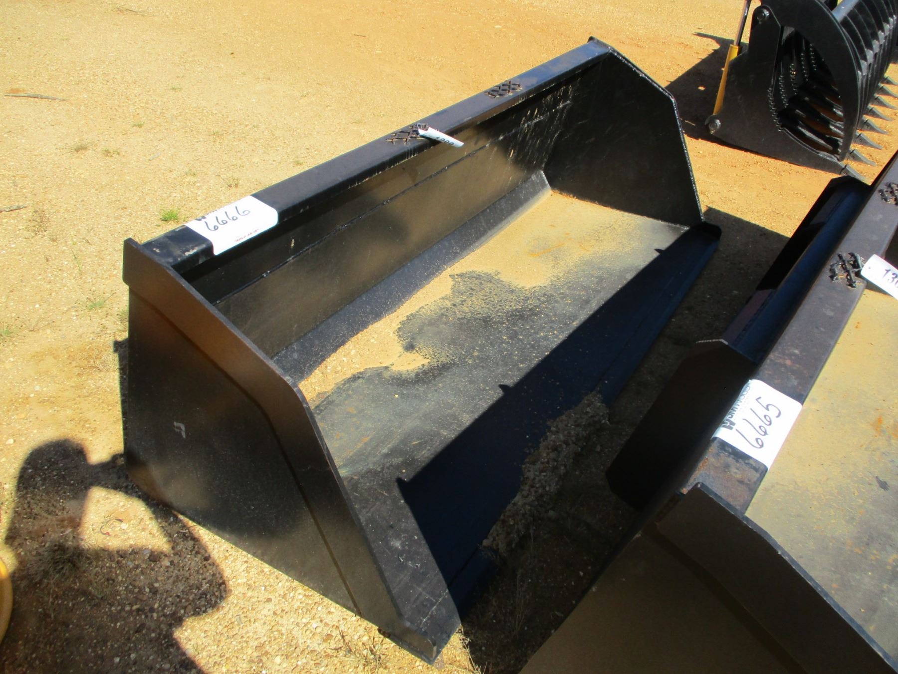 90" SNOW/MULCH BUCKET, FITS SKID STEER LOADER, (B5) J.M. Wood Auction