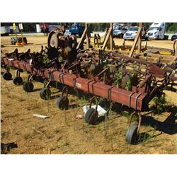 5 ROW CULTIVATOR, (C3)