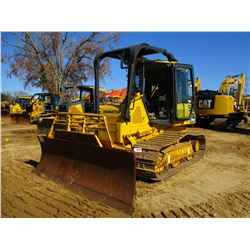 2014 KOMATSU D39PX-23 CRAWLER TRACTOR, VIN/SN:90333 - 6 WAY BLADE, REAR CAMERA, CAB, A/C, SWEEPS, SC