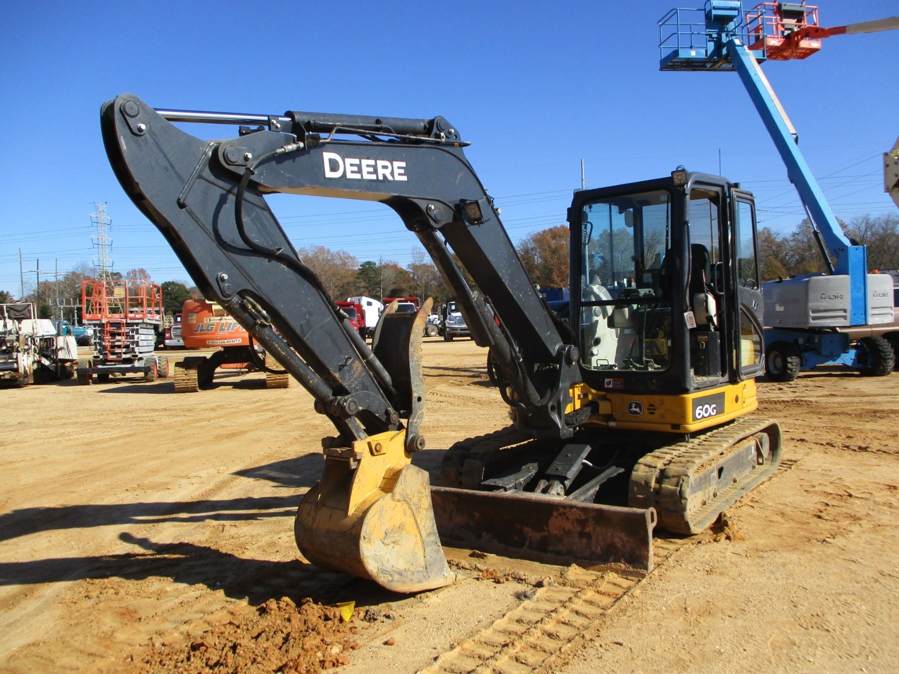 2014 JOHN DEERE 60G MINI EXCAVATOR, VIN/SN285828 6' STICK, 24