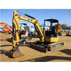 2016 CAT 304E2 CR MINI HYDRAULIC EXCAVATOR, VIN/SN:ME401371 - 6'-9" STICK, 24" BUCKET, COUPLER, HYD 