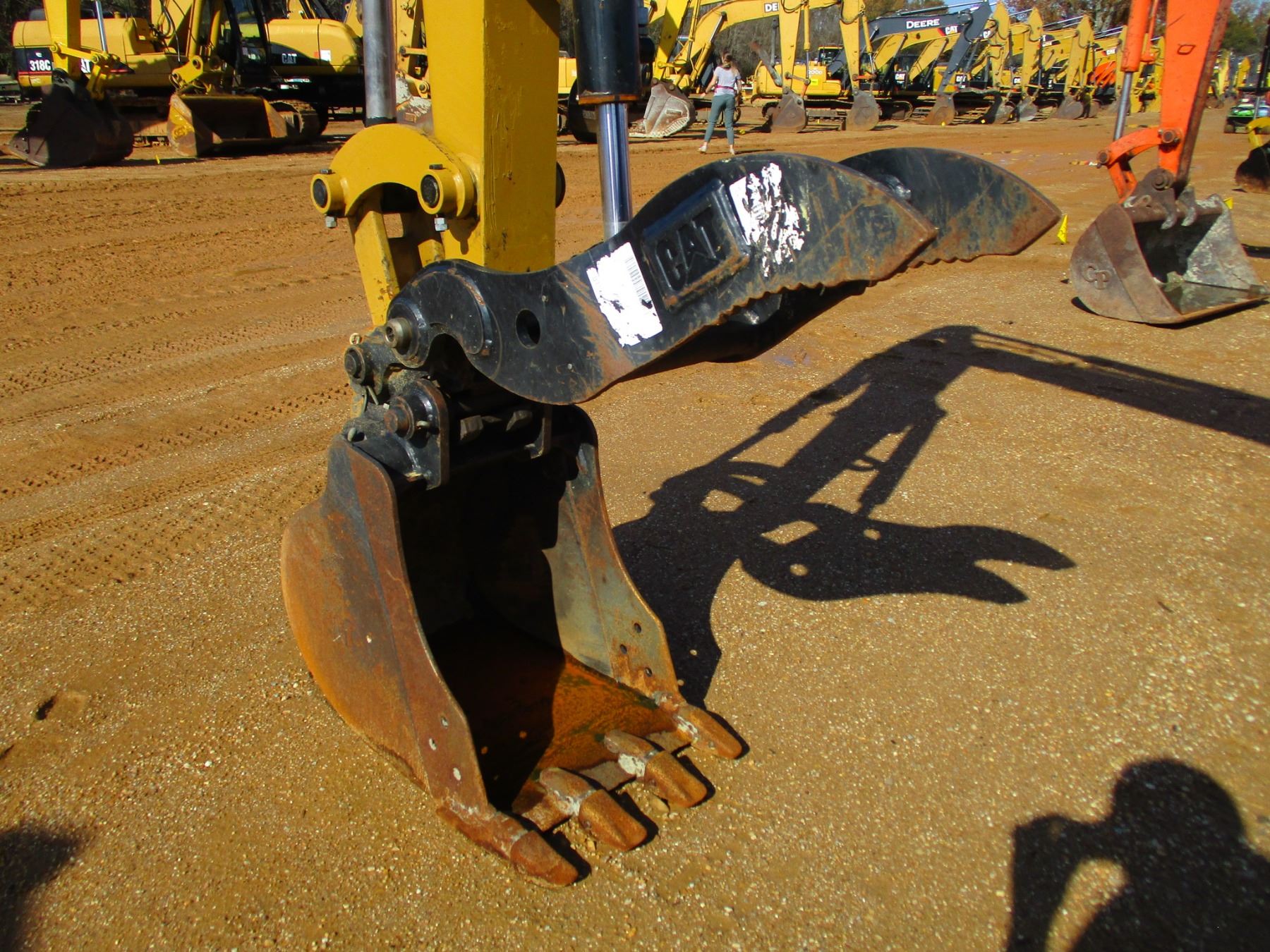 2016 CAT 304E2 CR MINI HYDRAULIC EXCAVATOR, VIN/SNME401371 6'9