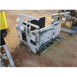 CASCADE LIFT TRUCK SQUARE BALE ATTACH (B-2)