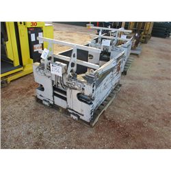 CASCADE LIFT TRUCK SQUARE BALE ATTACH (B-2)