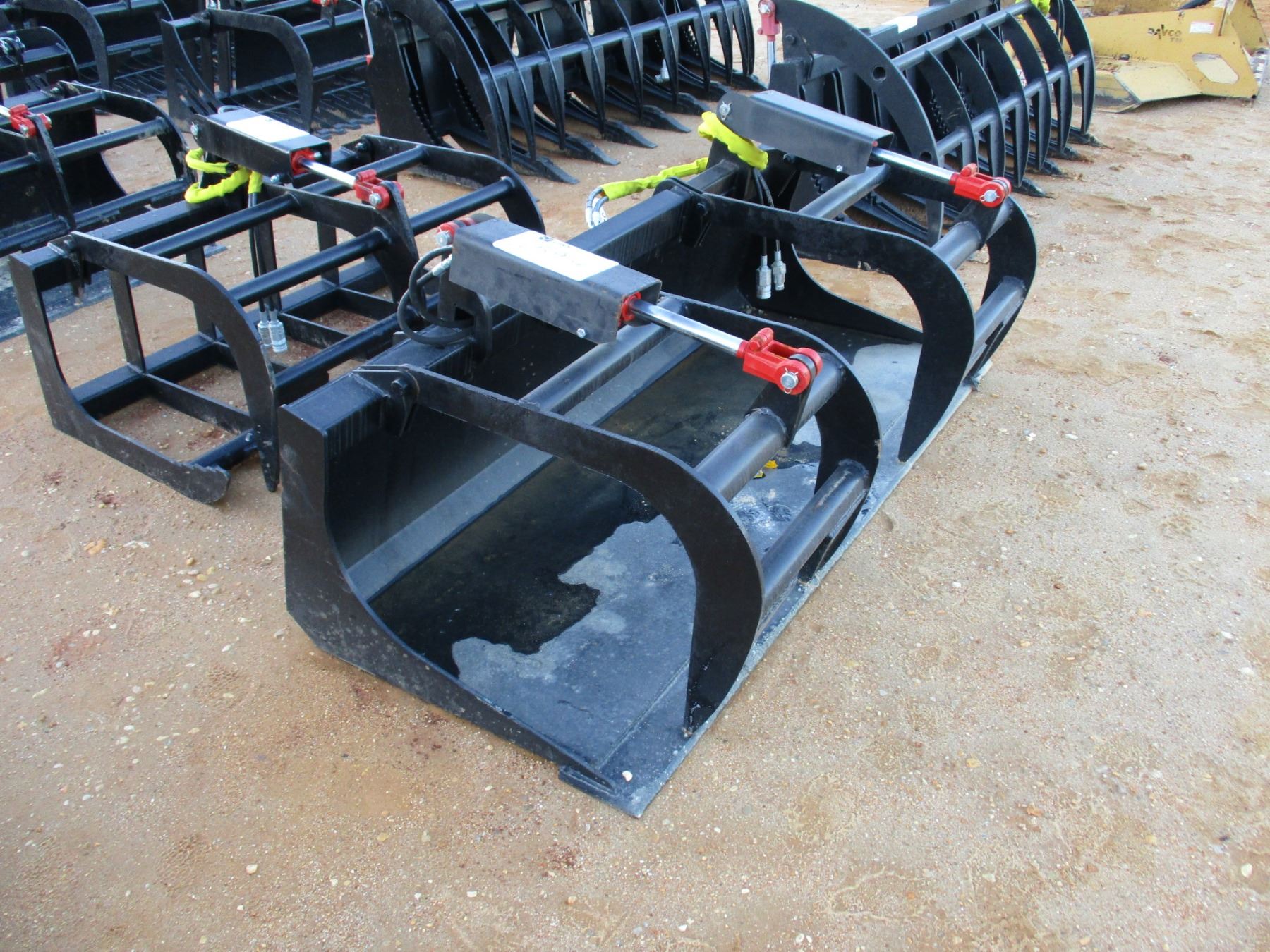 GP BUCKET W/TOP CLAMP, 72", FITS SKID STEER LOADER (B5) J.M. Wood