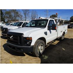 2009 FORD F350XL SERVICE TRUCK, VIN/SN:1FDSF34579EA87728 - V8 GAS ENGINE, A/T, READING SERVICE BODY,