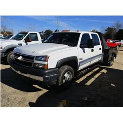 2006 CHEVROLET 3500 FLATBED TRUCK, VIN/SN:1GCJK33D46F182807 - CREW CAB, DIESEL ENGINE, A/T, 9' FLATB
