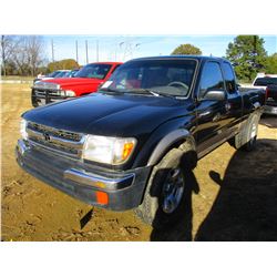 1998 TOYOTA TACOMA PICKUP, VIN/SN:4TAWN72N4WZ124401 - 4X4, EXT CAB, GAS ENGINE, A/T, ODOMETER READIN