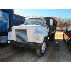 1969 INTERNATIONAL FLATBED DUMP, VIN/SN:457240G431767 - S/A, DIESEL ENGINE, 10 SPEED TRANS, 14' FLAT