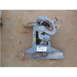 B & W COMPANION 5TH WHEEL HITCH (A-1)