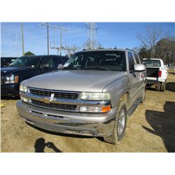 2005 CHEVROLET SUBURBAN, VIN/SN:1GNEC16Z65J117129 - GAS ENGINE, A/T, ODOMETER READING 268,454 MILES
