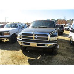 1999 DODGE RAM 3500 PICKUP, VIN/SN:1B7MF33W9XJ555647 - 4X4, EXT CAB, V10, A/T, ODOMETER READING 202,