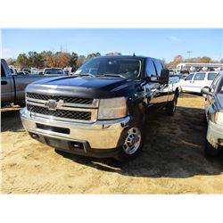 2011 CHEVROLET 2500HD PICK UP, VIN/SN:1GC1KXC8XBF174943 - 4X4, CREW CAB, DURAMAX DIESEL ENGINE, A/T,