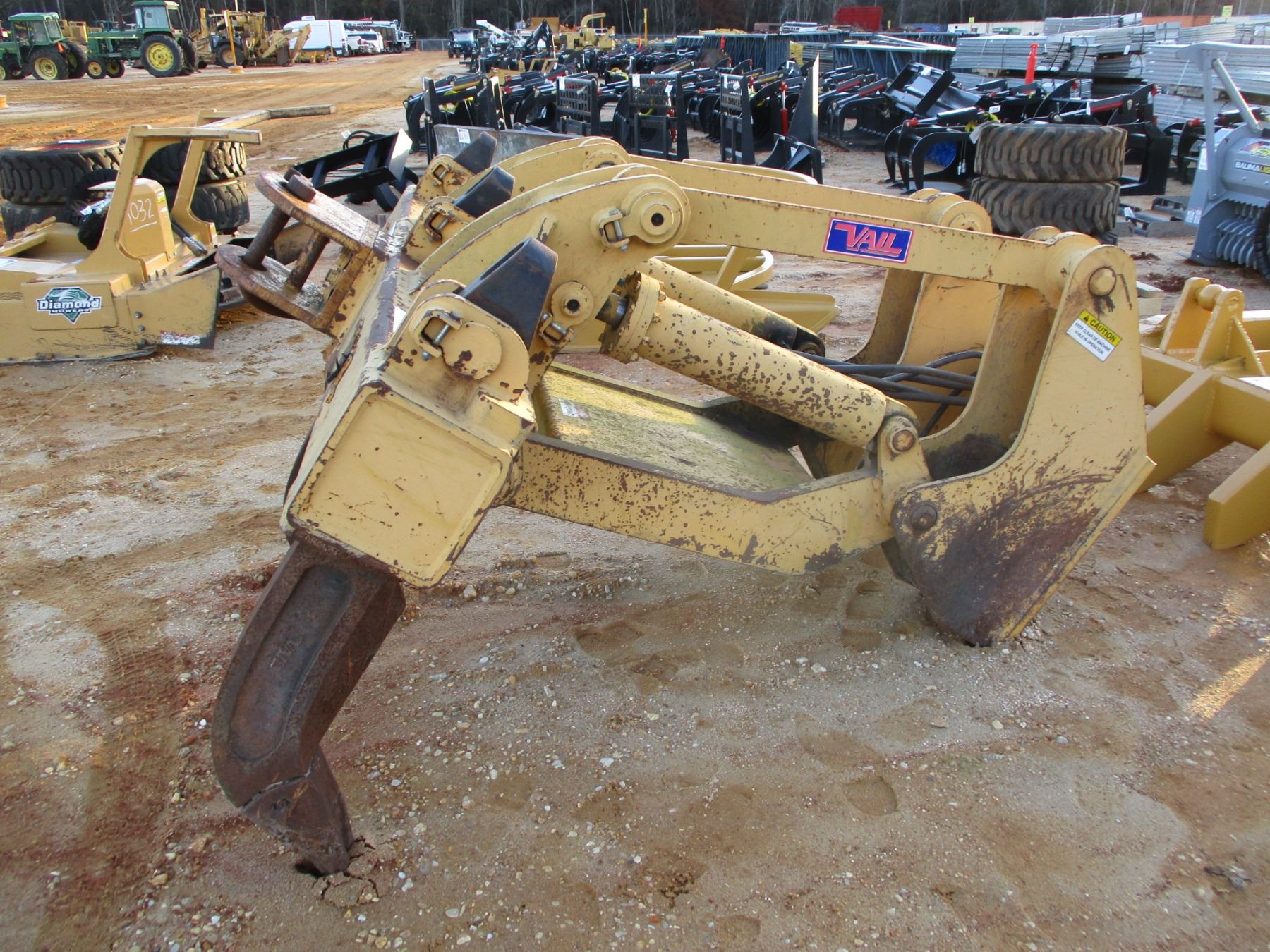 VAIL 3 SHANK RIPPER, - FITS JOHN DEERE 750J-K