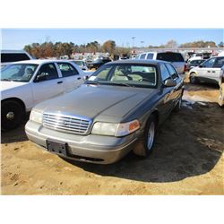 2001 FORD CROWN VICTORIA VIN/SN:2FAFP74W91X136245 - V8 GAS, A/T, ODOMETER READING 212,089 MILES