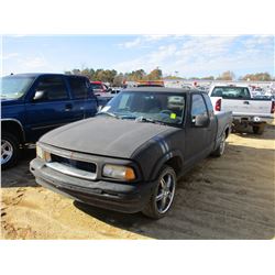 2000 CHEVROLET S10 PICKUP, VIN/SN:1GCCS1944Y8178235 - EXTENDED CAB, GAS ENGINE, A /T, ODOMETER READI