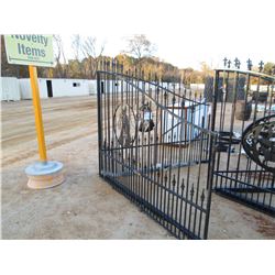 16' IRON GATE HORSE HEAD SCENE