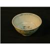 Image 1 : Un bol à décor intérieur fleuri, l'extérieur orné d'un bandeau de fleurs et de feuilles au-dessus...