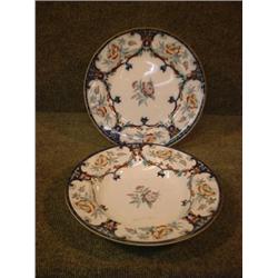 Un ensemble de 8 assiettes de table et de 8 assiettes à soupe en porcelaine de Wedgwood, modèle "...