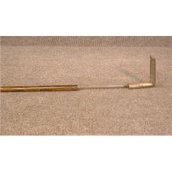 Une canne épée en bambou, poignée de métal argenté....