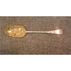 Une cuillère à fruits d'époque George III en argent, poinçons de Londres, 1795, Solomon Hougham m...