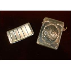Un lot de 2 porte-cartes en argent, poinçons de Birmingham, 1914 et de Chester, 1901....