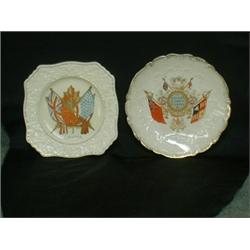 Un lot de quatre assiettes commémoratives d'intérêt canadien....