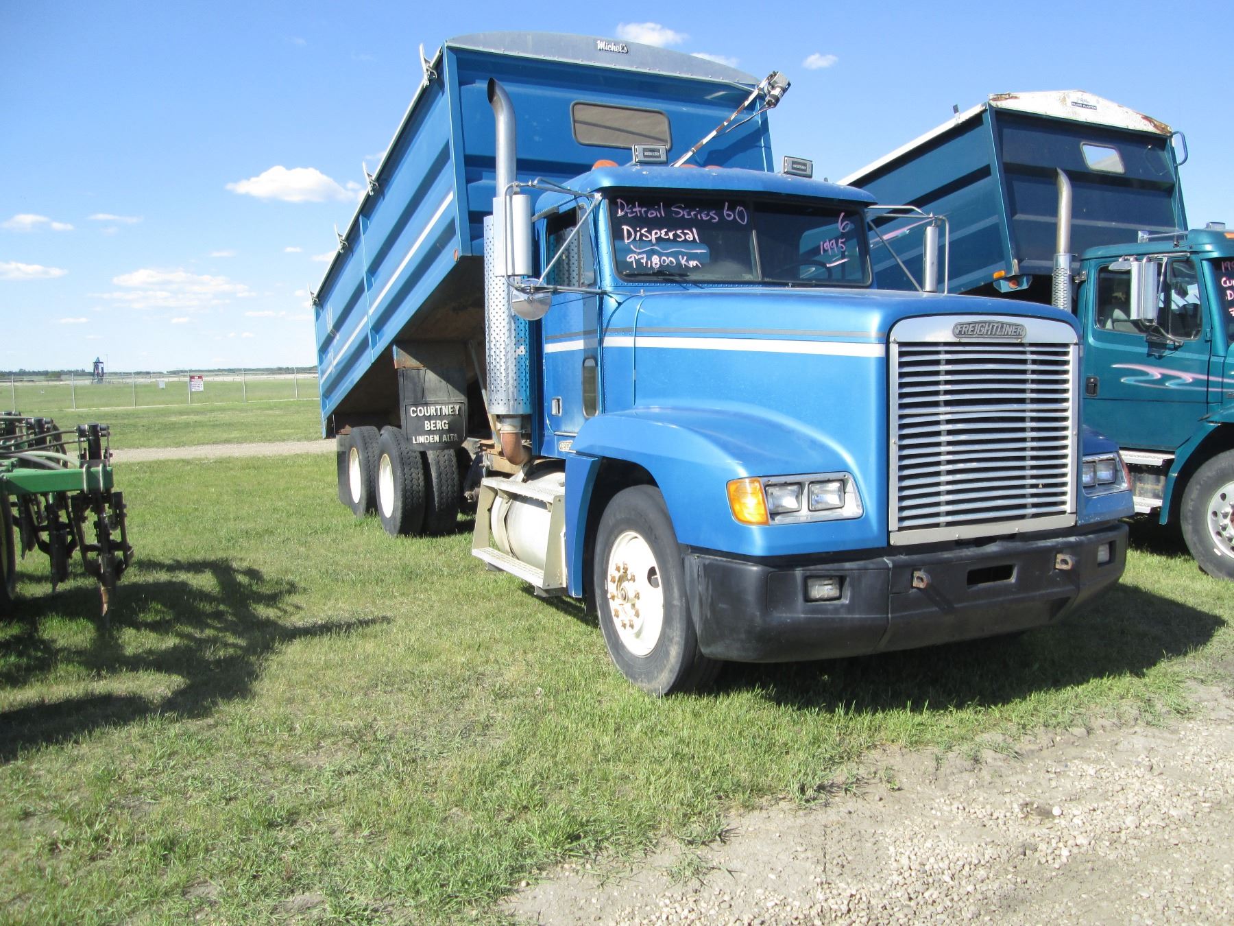 1995 Freightliner FLD Tandem Grain TrucK 1995 Freightliner FLD Tandem Grain TrucK