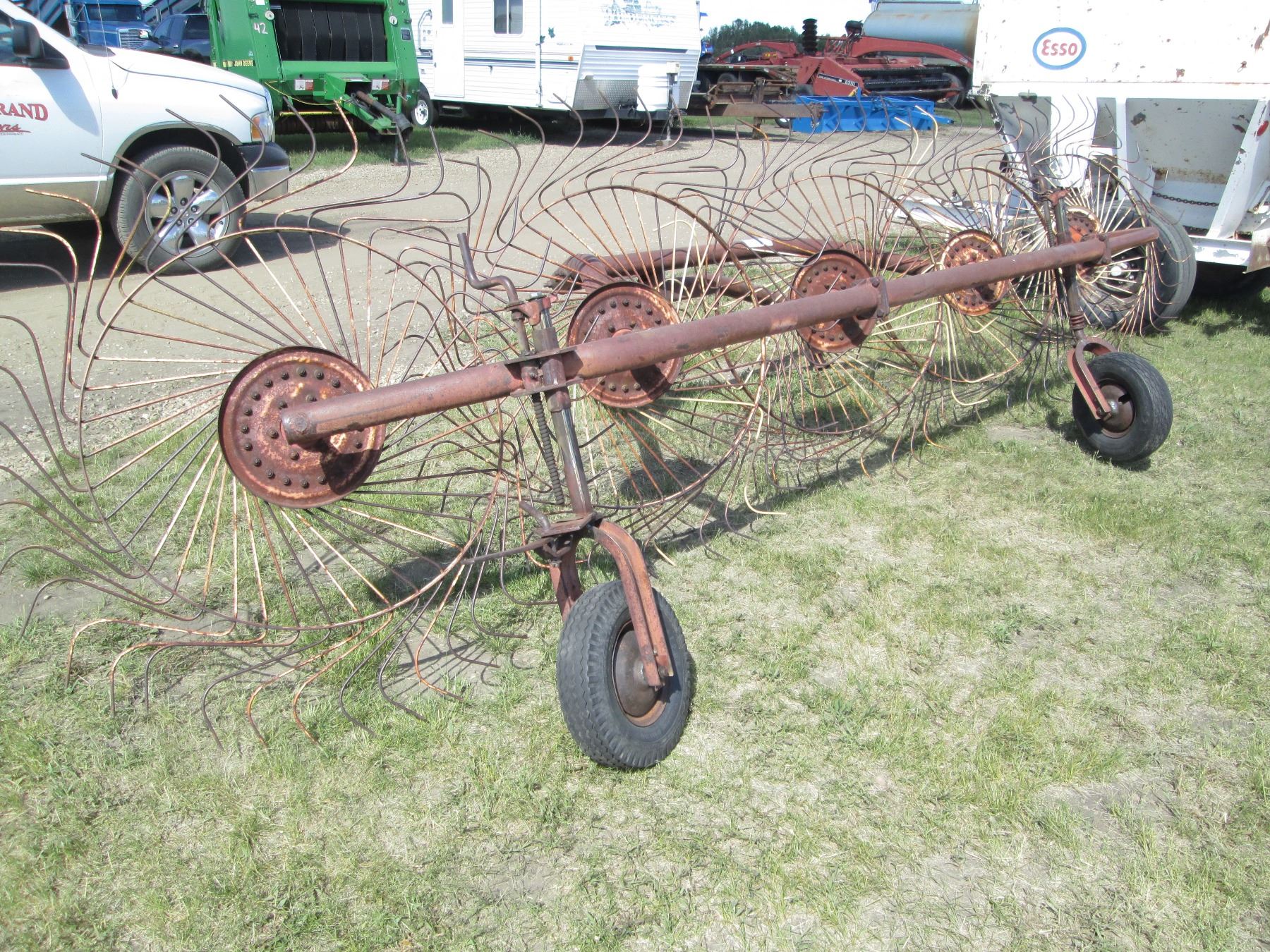 5 WHEEL VICON HAY RAKE