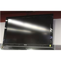TOSHIBA 40" FLAT SCREEN TV WITH WALL MOUNT